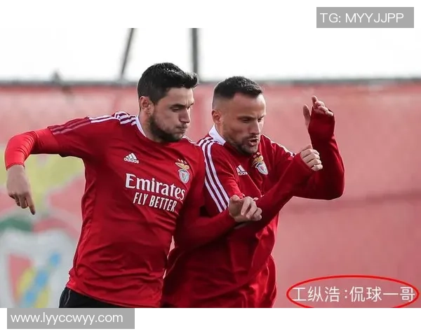 西甲历史冷门本菲卡大胜曼联五球狂潮引发全场惊叹