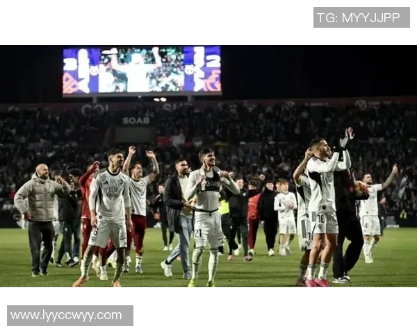 德甲经典对决皇马与尤文图斯激战成平局绝杀瞬间引发全场狂欢