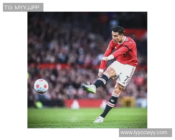 友谊赛AC米兰大胜曼联帽子戏法引发争议判罚全场沸腾