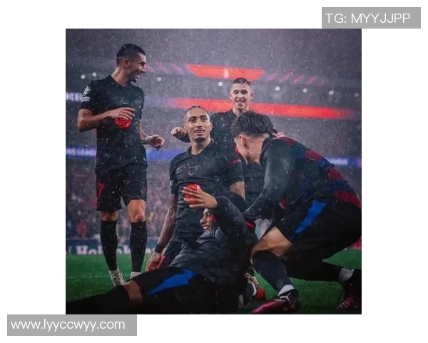 世界杯焦点战巴萨与里昂激战成和红牌争议引发全场热议分析